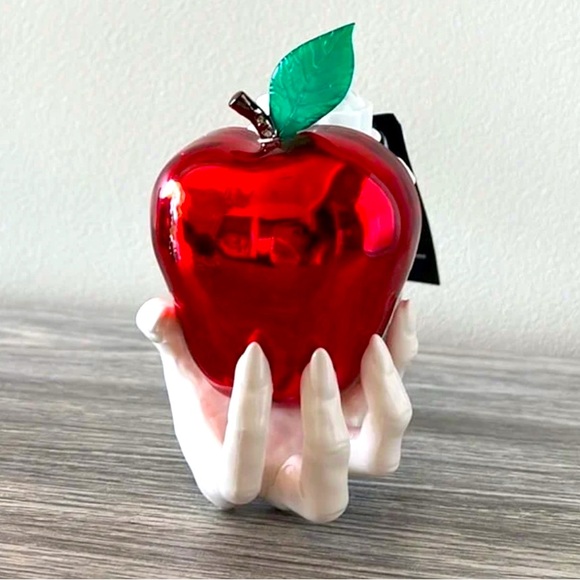 Bath & body works EVIL APPLE wallflower plug - Picture 2 of 5